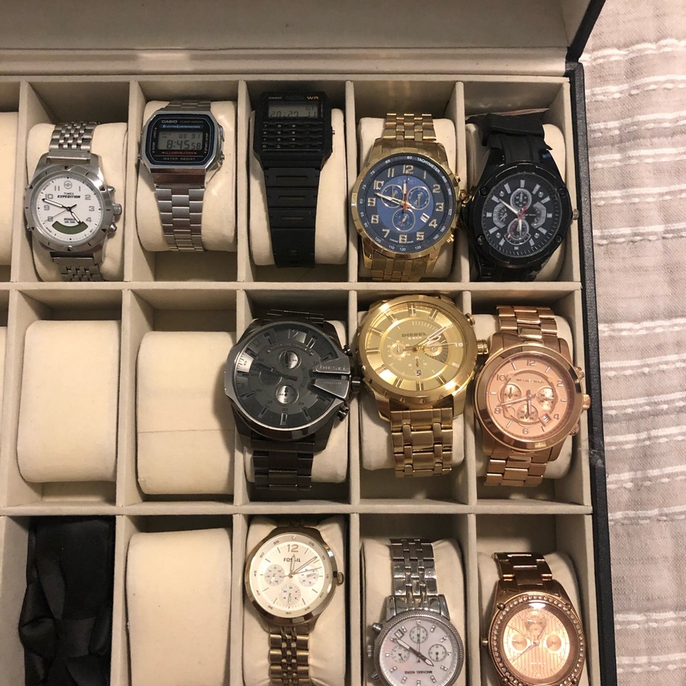 Men’s and women Watches - Picture 2 of 2